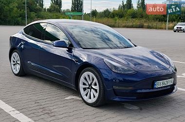 Tesla Model 3  2021