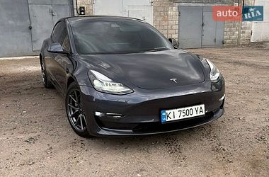 Tesla Model 3  2021