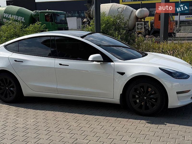Седан Tesla Model 3 2023 в Києві фото 12 Седан Tesla Model 3 2023 в Києві