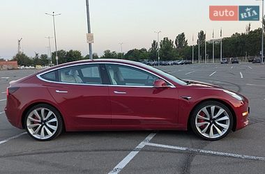 Tesla Model 3  2018