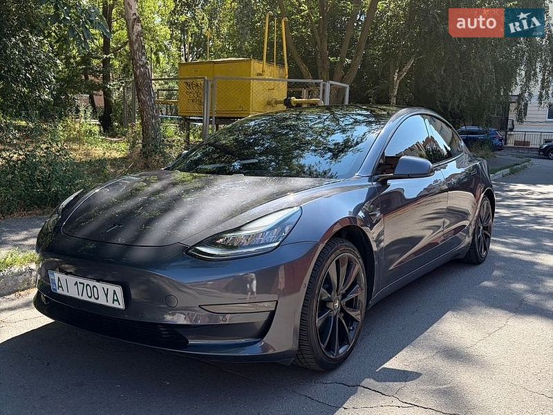 Tesla Model 3 2020