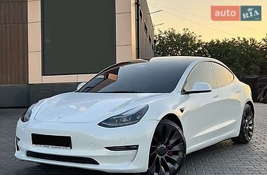 Tesla Model 3  2022