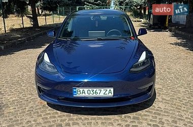 Tesla Model 3  2021