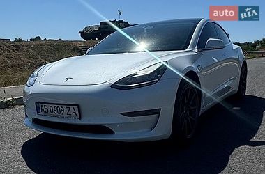 Седан Tesla Model 3 2019 в Тальному
