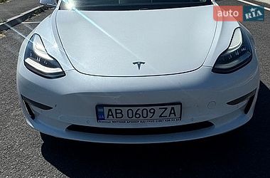 Седан Tesla Model 3 2019 в Тальному