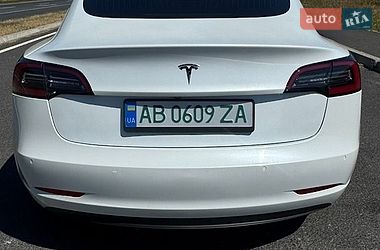 Седан Tesla Model 3 2019 в Тальному