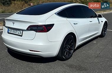Седан Tesla Model 3 2019 в Тальному