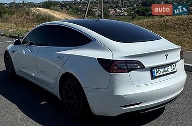 Седан Tesla Model 3 2019 в Тальному