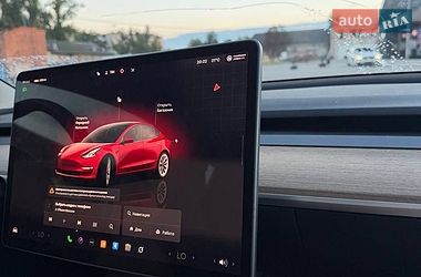 Седан Tesla Model 3 2022 в Коломиї