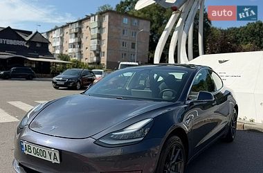 Tesla Model 3  2020