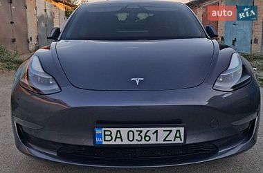 Tesla Model 3  2021