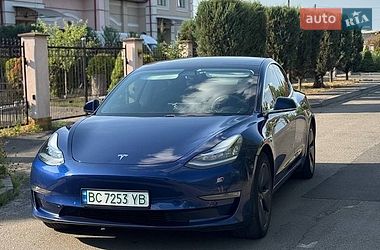 Tesla Model 3  2019