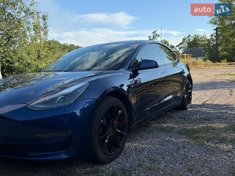 Седан Tesla Model 3 2021 в Борисполе