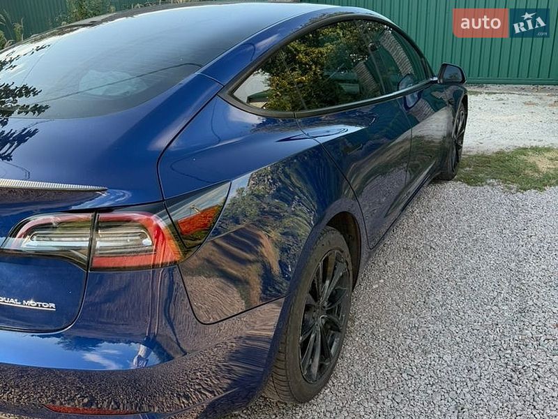 Седан Tesla Model 3 2021 в Борисполе