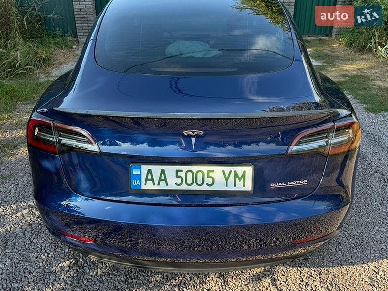 Седан Tesla Model 3 2021 в Борисполе