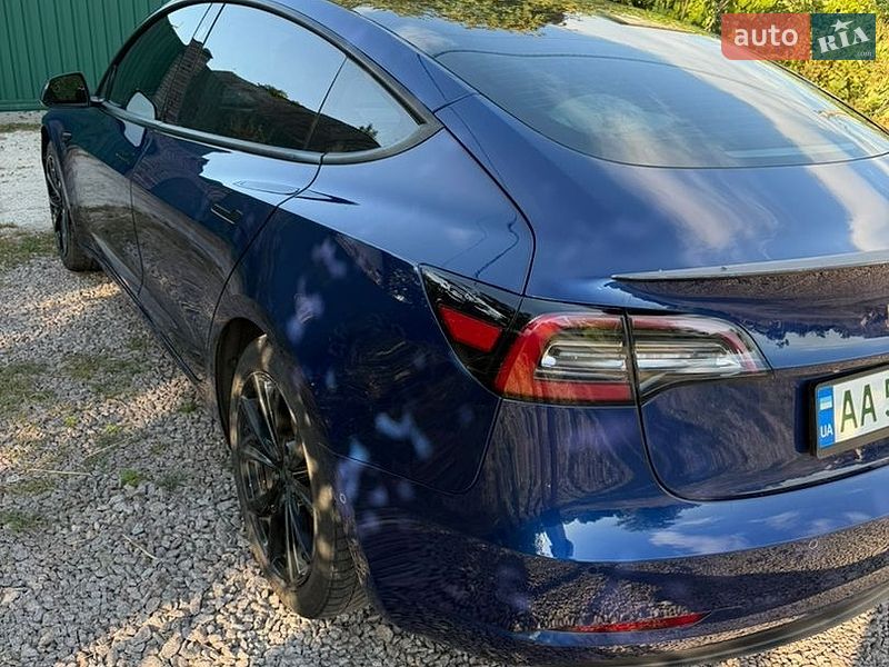 Седан Tesla Model 3 2021 в Борисполе