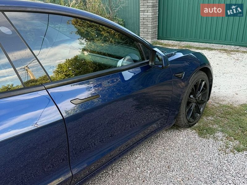 Седан Tesla Model 3 2021 в Борисполе