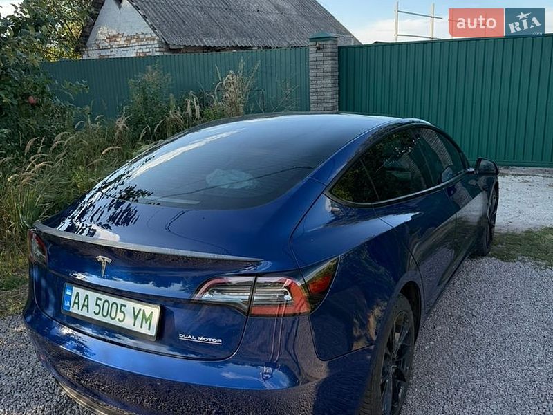 Седан Tesla Model 3 2021 в Борисполе