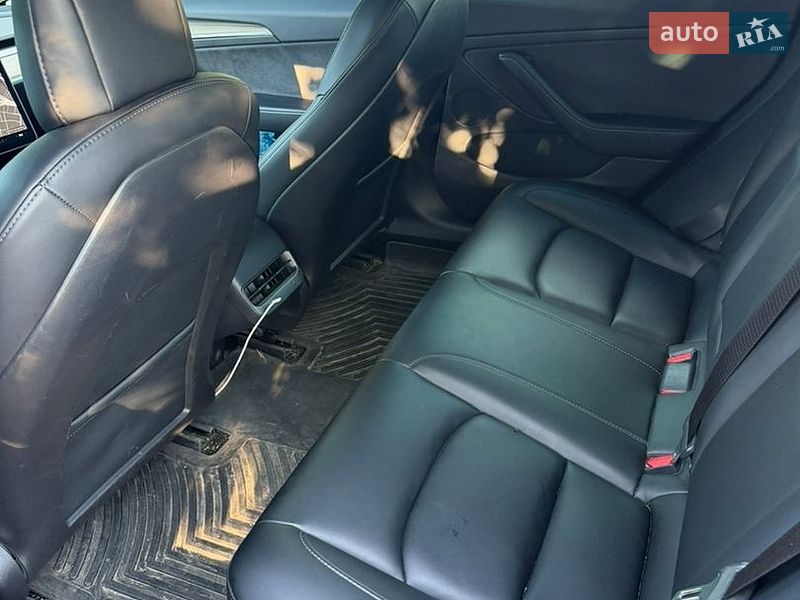 Седан Tesla Model 3 2021 в Борисполе