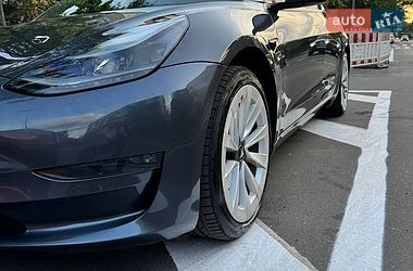 Tesla Model 3  2021