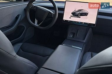 Седан Tesla Model 3 2024 в Николаеве