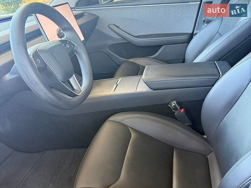Седан Tesla Model 3 2024 в Николаеве
