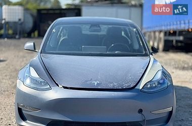 Седан Tesla Model 3 2022 в Бурштині