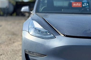 Седан Tesla Model 3 2022 в Бурштині