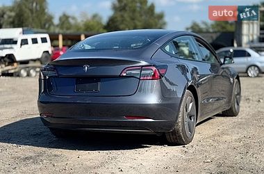 Седан Tesla Model 3 2022 в Бурштині