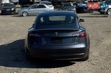Седан Tesla Model 3 2022 в Бурштині