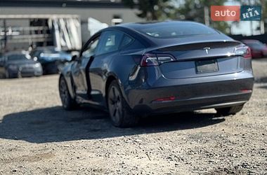 Седан Tesla Model 3 2022 в Бурштині