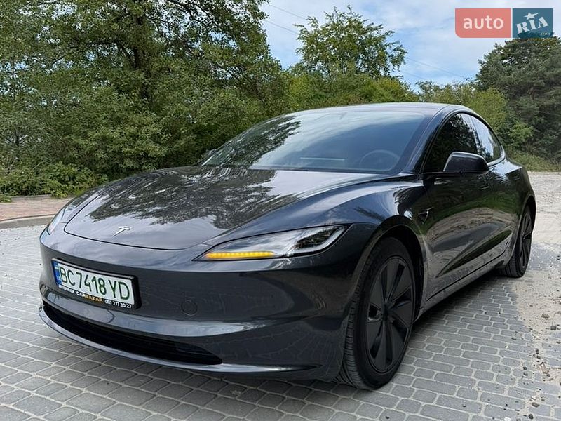 Седан Tesla Model 3 2024 в Львові
