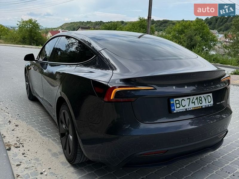 Седан Tesla Model 3 2024 в Львові