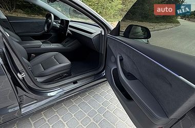 Седан Tesla Model 3 2024 в Львові