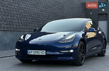 Tesla Model 3  2019