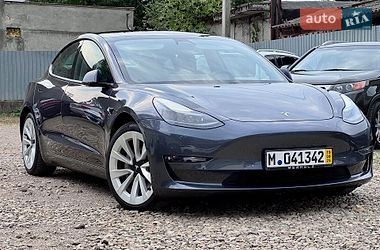 Tesla Model 3  2020