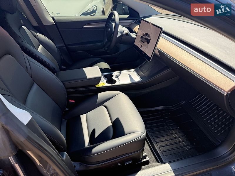 Седан Tesla Model 3 2022 в Киеве фото 29 Седан Tesla Model 3 2022 в Киеве