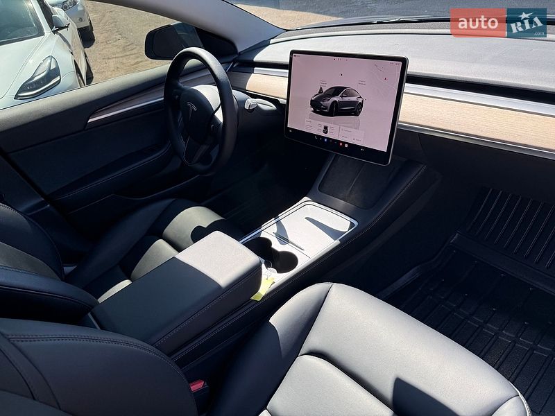 Седан Tesla Model 3 2022 в Киеве фото 37 Седан Tesla Model 3 2022 в Киеве