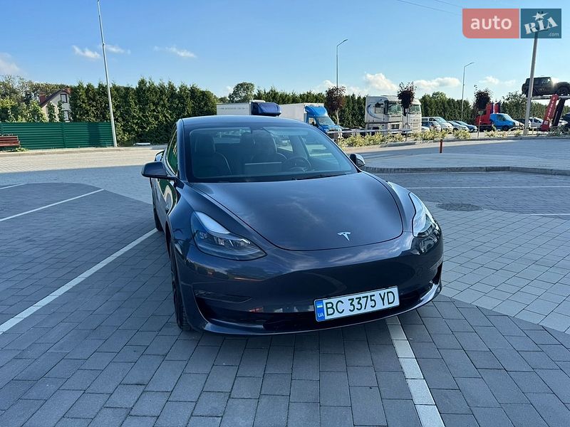 Tesla Model 3 2022