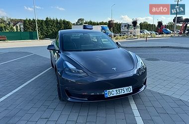 Tesla Model 3  2022