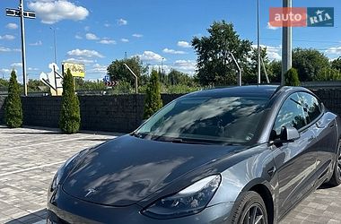 Tesla Model 3  2021