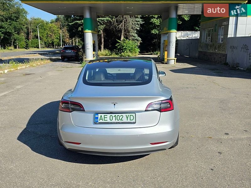 Седан Tesla Model 3 2018 в Дніпрі