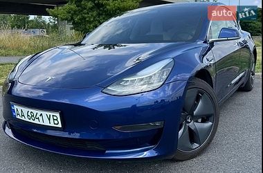 Tesla Model 3  2018