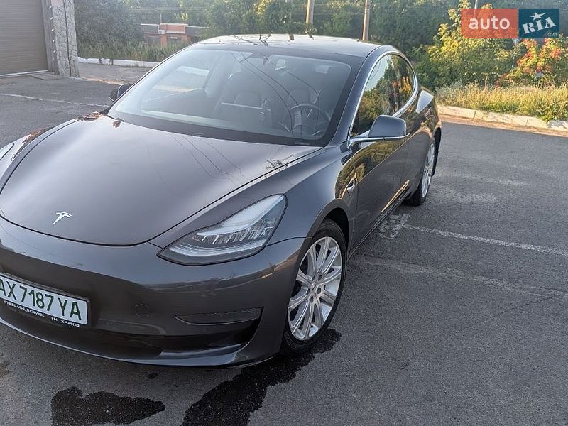 Tesla Model 3 2018