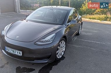 Tesla Model 3  2018