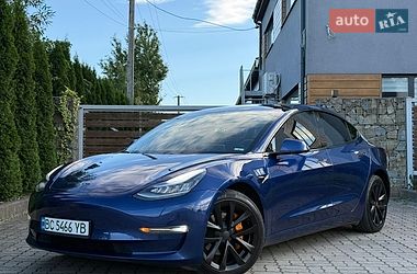 Tesla Model 3  2019