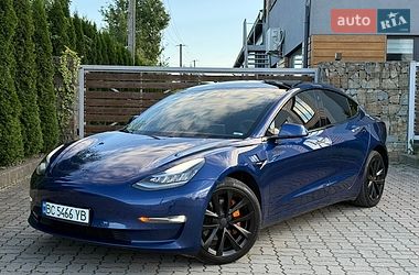 Седан Tesla Model 3 2019 в Стрию