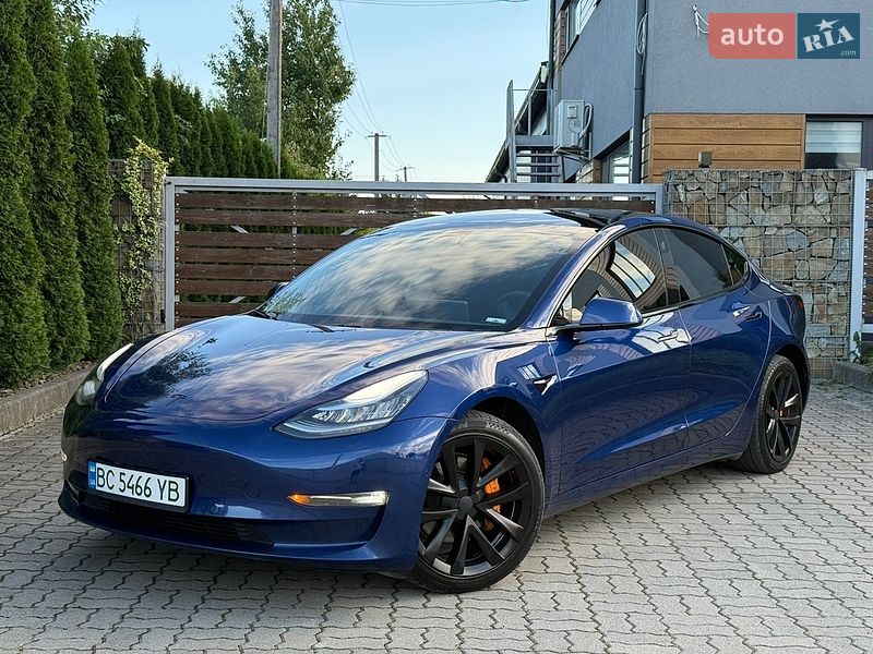 Седан Tesla Model 3 2019 в Стрию