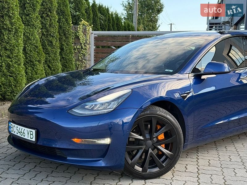 Седан Tesla Model 3 2019 в Стрию