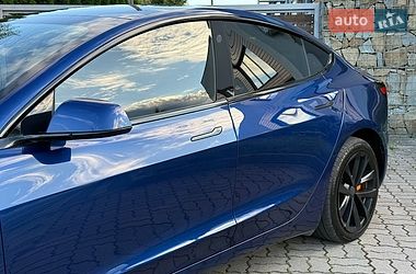 Седан Tesla Model 3 2019 в Стрию